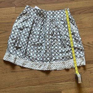 New with tags “Ann Taylor Loft” skirt with side pockets (size 4)